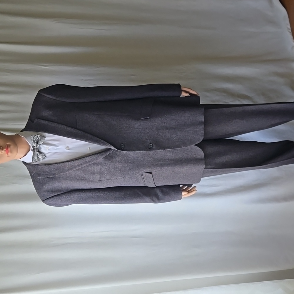 Elegant Charcoal Men's Suit